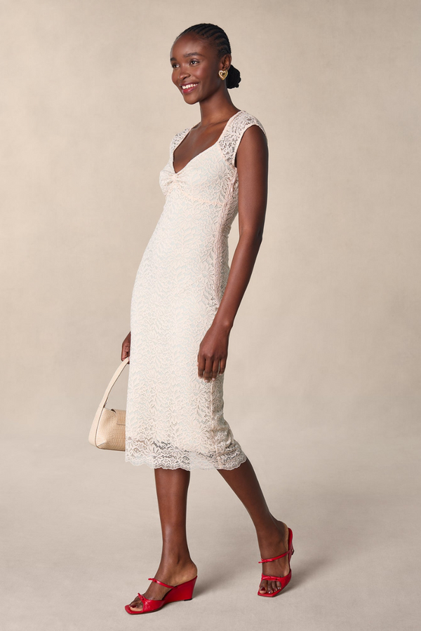 Polished Dress with an Effortless Classic Look
