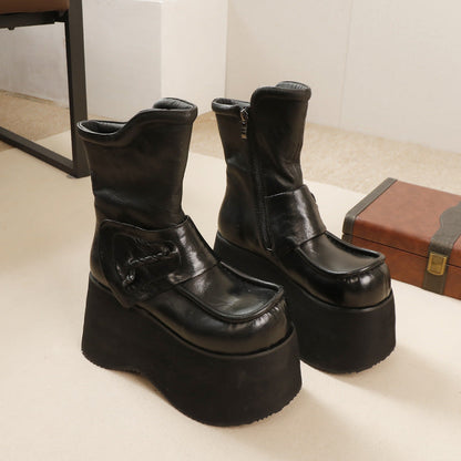 Beautifully Finished Boots in a Timeless Design