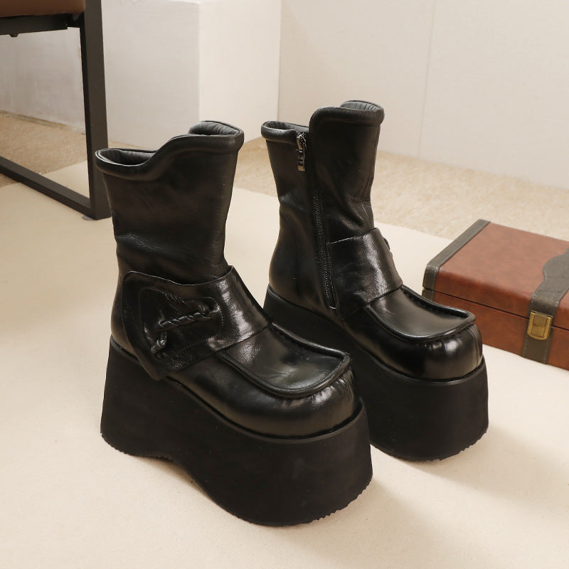 Beautifully Finished Boots in a Timeless Design