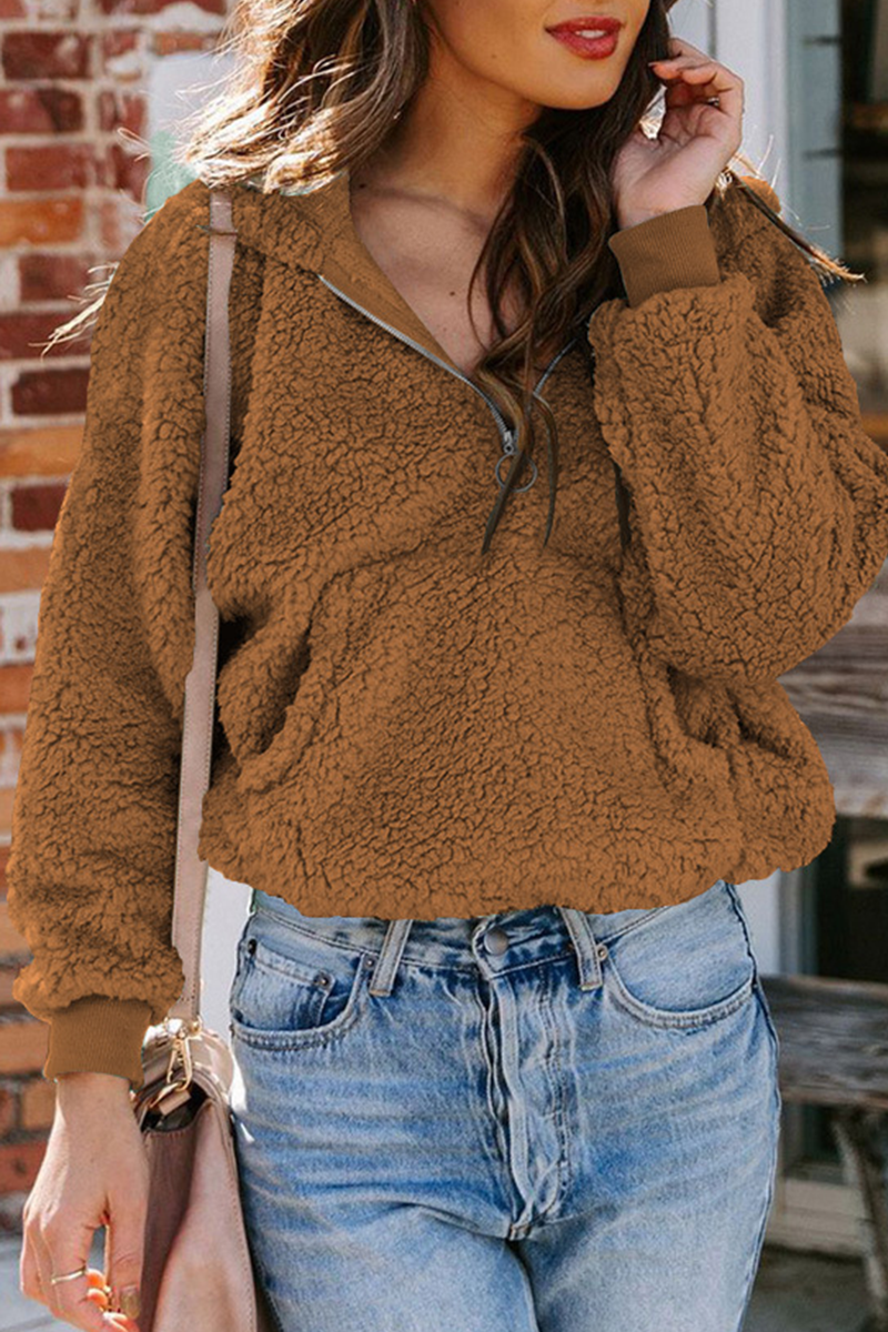 Well Tailored Top with a Graceful Silhouette