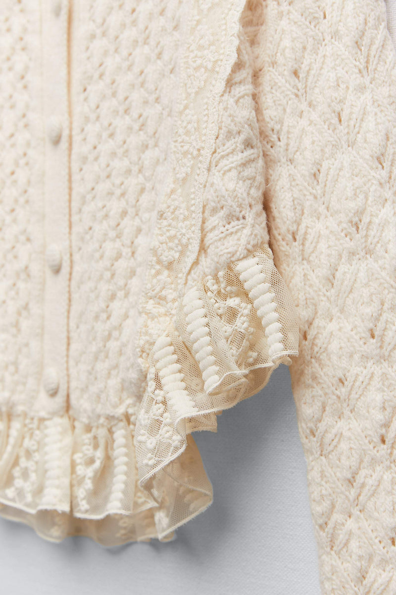 Effortlessly Elegant Cardigan with a Timeless Design