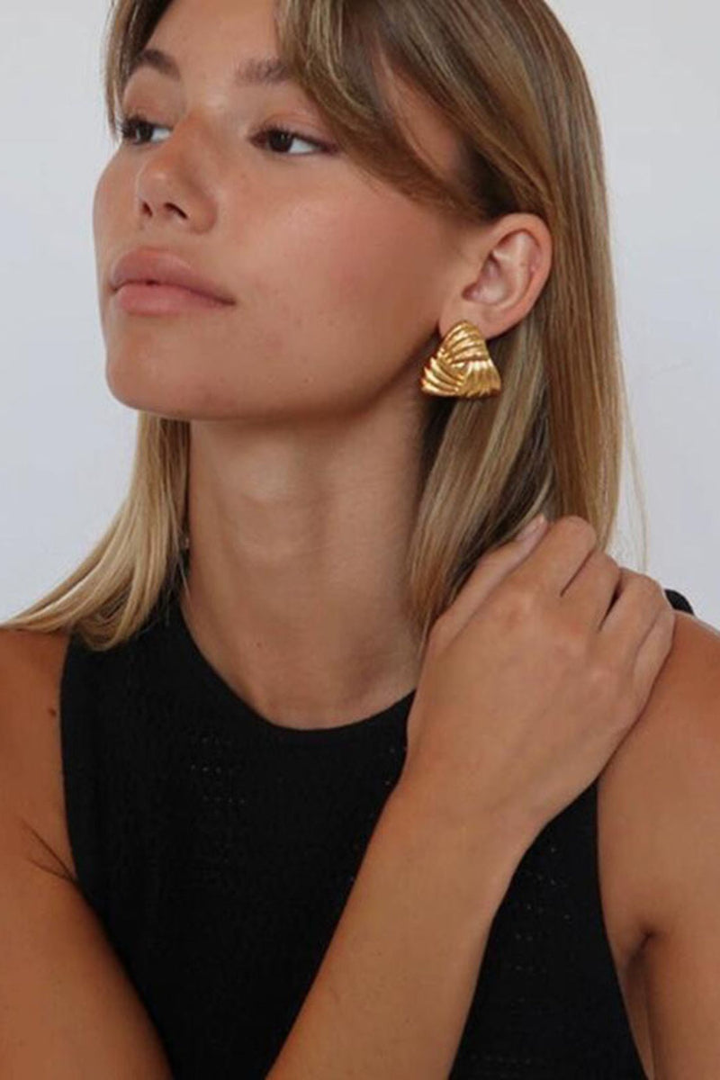 Effortlessly Elegant Garment with a Timeless Design