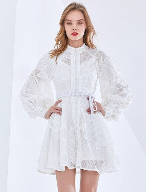 Effortlessly Elegant Dress with a Timeless Design