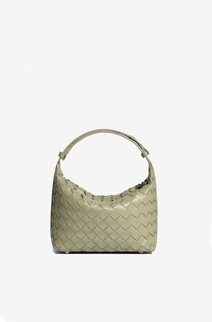 Well Tailored Bag with a Graceful Silhouette