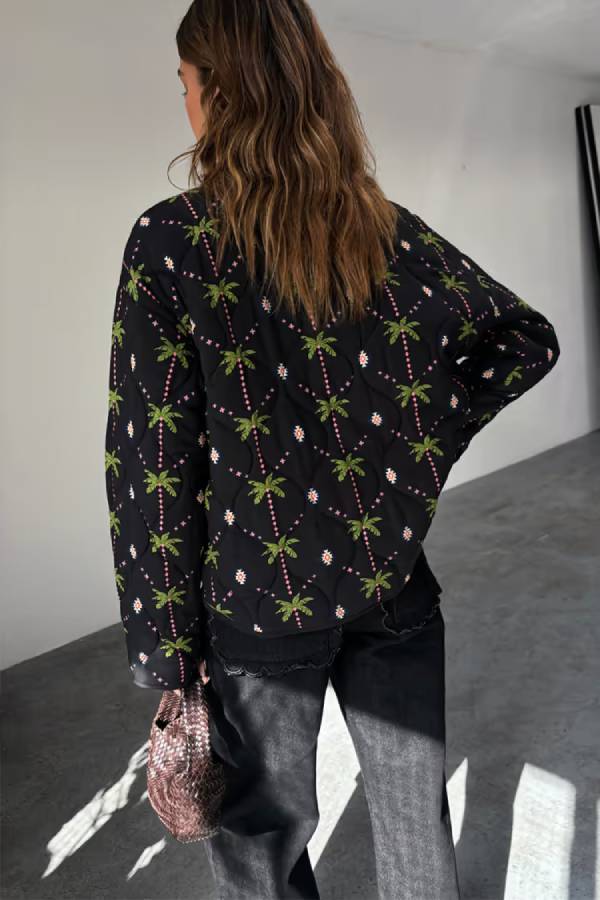 Gracefully Styled Jacket for Any Occasion