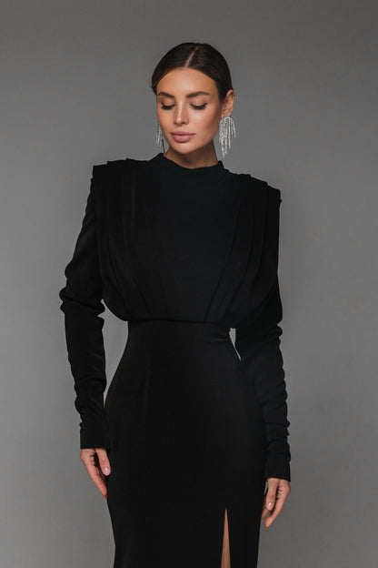 Classic Vintage Dress with a Flattering Fit