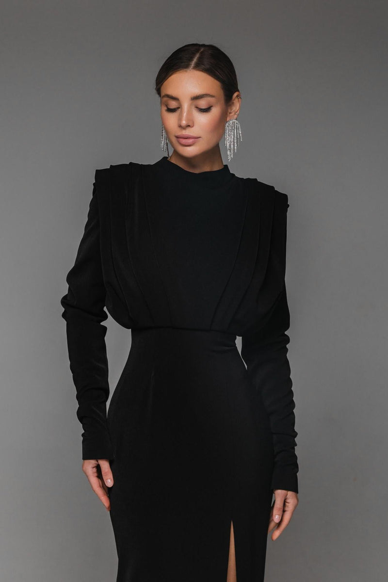 Classic Vintage Dress with a Flattering Fit