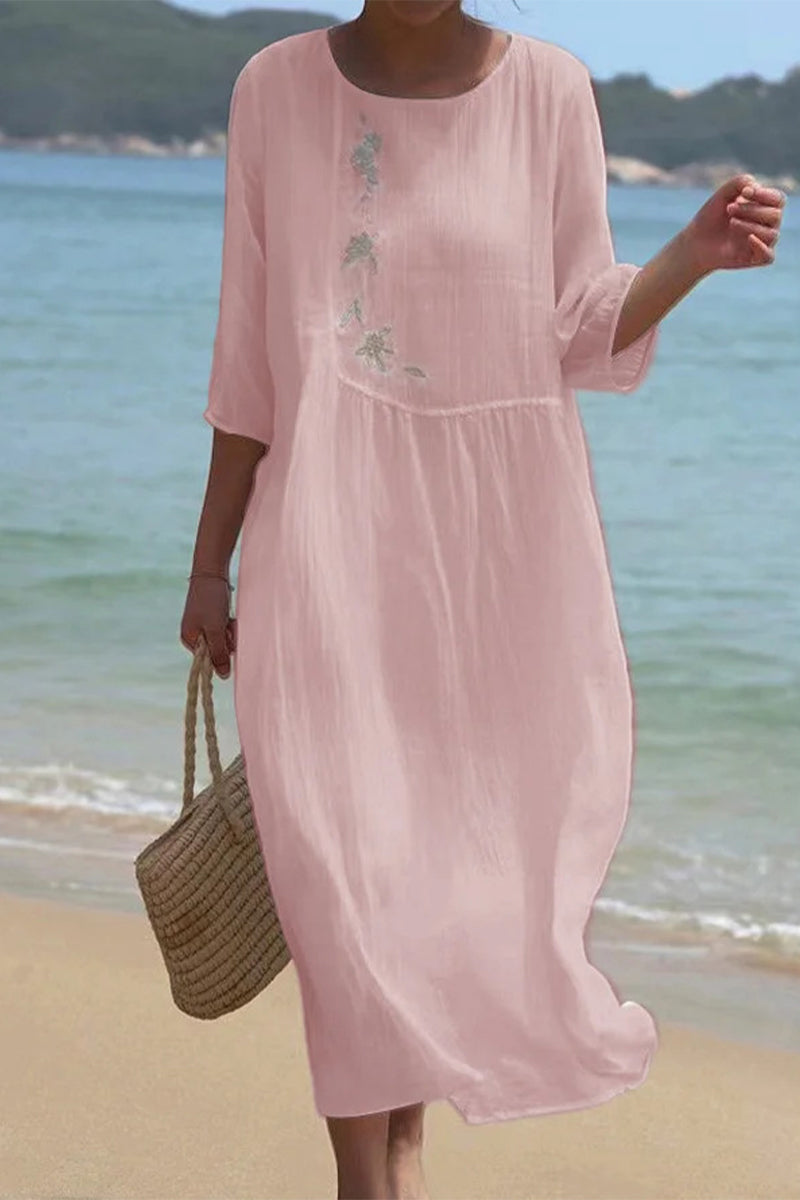 Effortlessly Elegant Dress with a Timeless Design