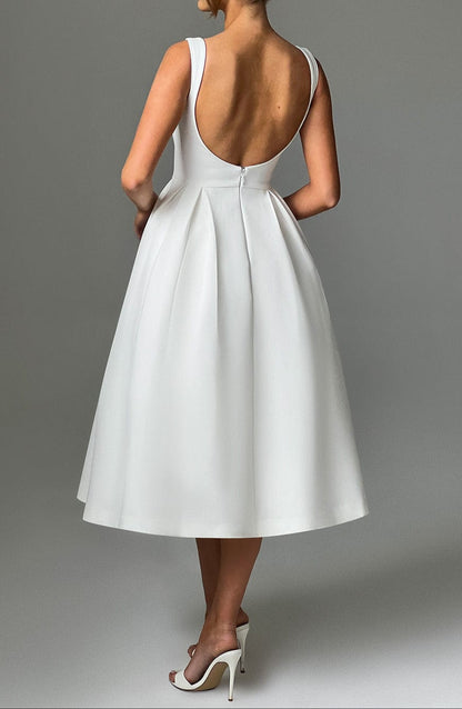Gracefully Styled Dress for Any Occasion