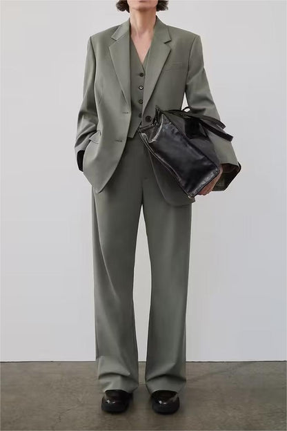 Elegantly Styled Pants for Everyday Wear