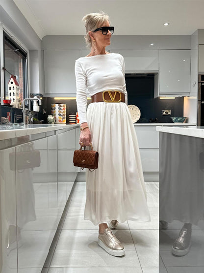 Well Tailored Dress with a Graceful Silhouette