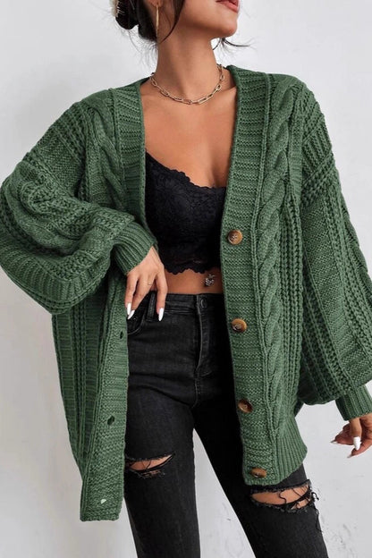 Effortlessly Elegant Sweater with a Timeless Design