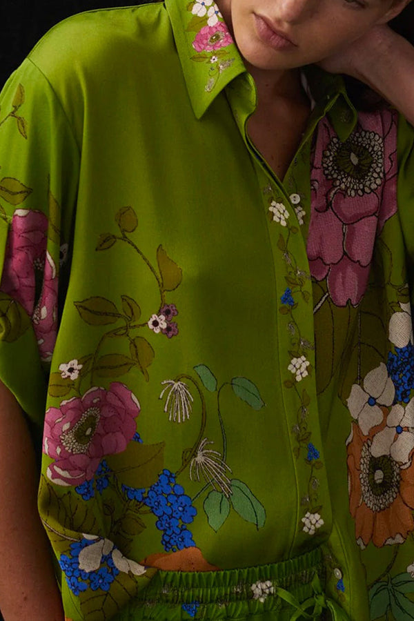 Effortlessly Elegant Shirt with a Timeless Design