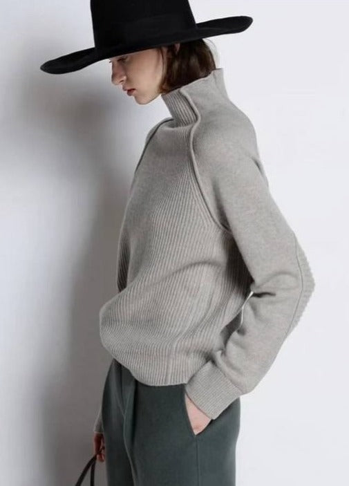 Effortlessly Elegant Sweater with a Timeless Design