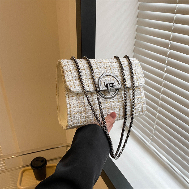 Beautifully Finished Bag in a Timeless Design