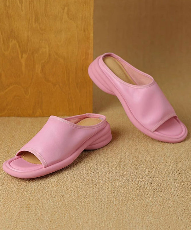 Well Tailored Sandals with a Graceful Silhouette