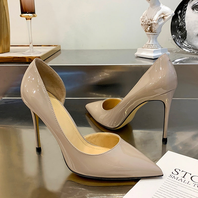 Well Tailored Heels with a Graceful Silhouette