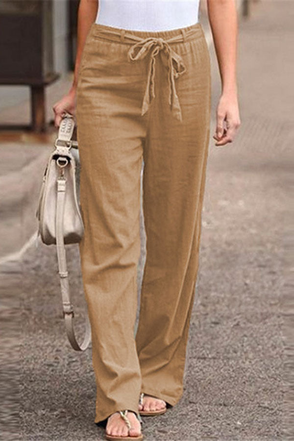 Effortlessly Elegant Pants with a Timeless Design