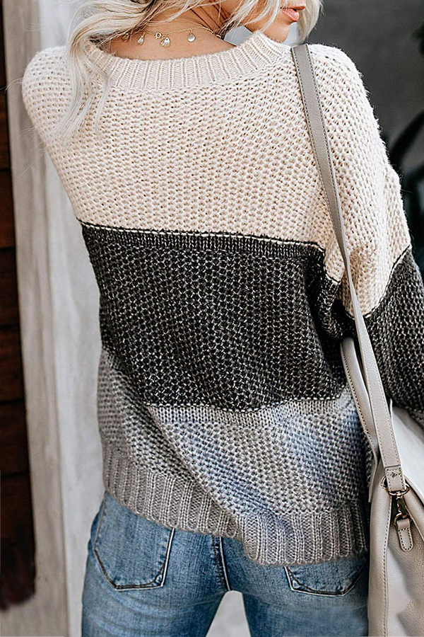Effortlessly Elegant Sweater with a Timeless Design