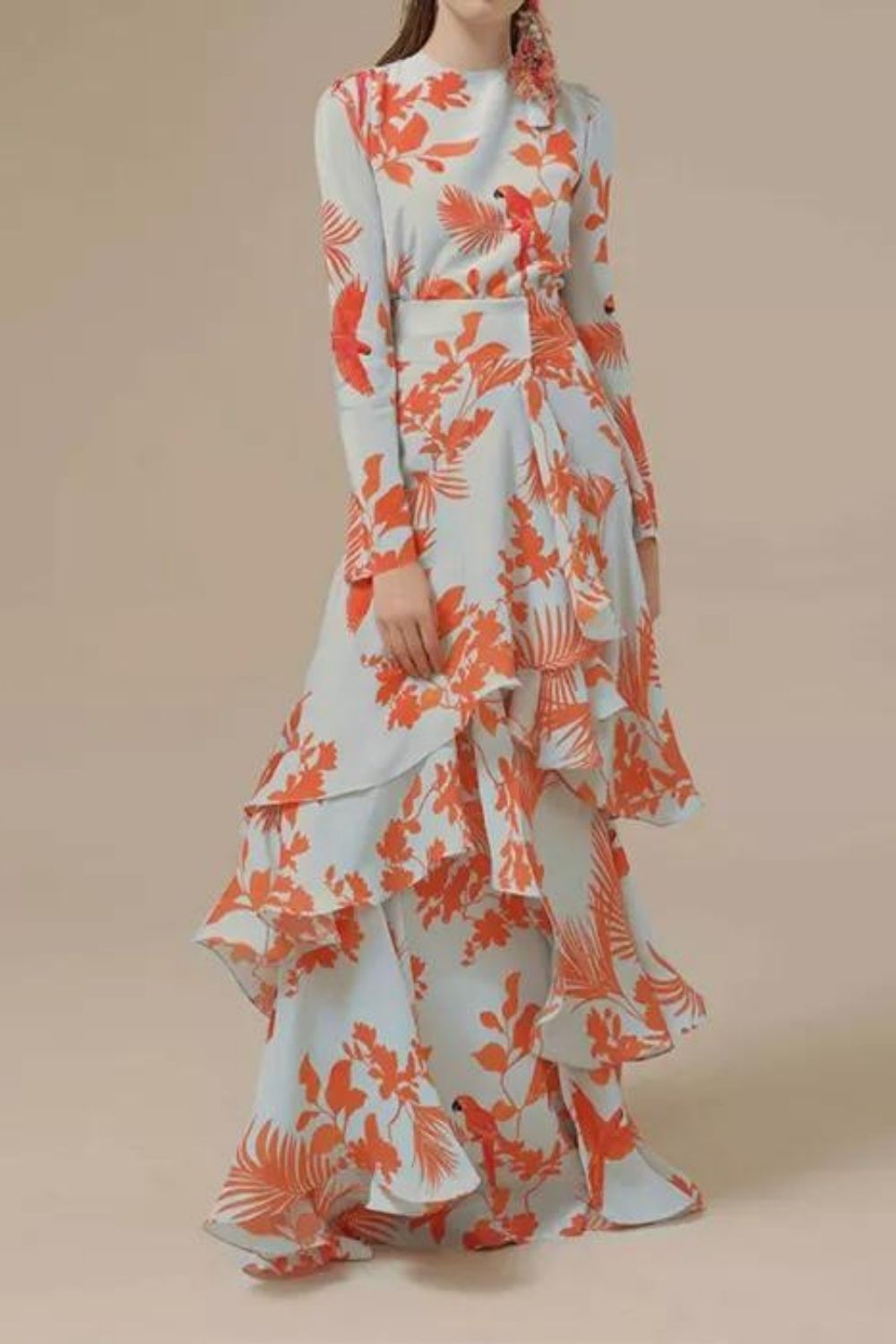 Beautifully Finished Dress in a Timeless Design