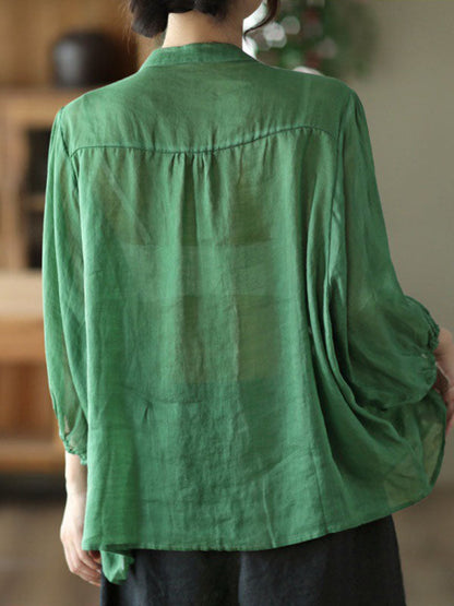 Classic Vintage Blouse with a Flattering Fit