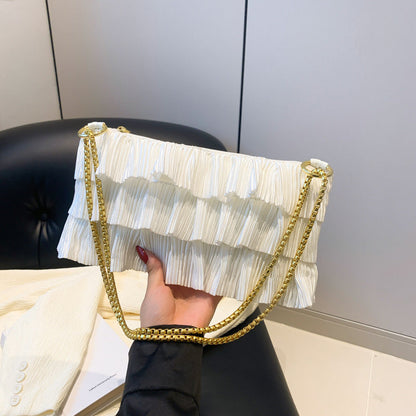 Gracefully Styled Bag for Any Occasion