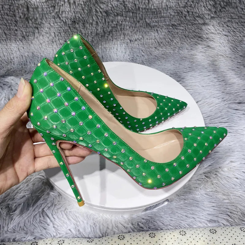 Well Tailored Shoes with a Graceful Silhouette