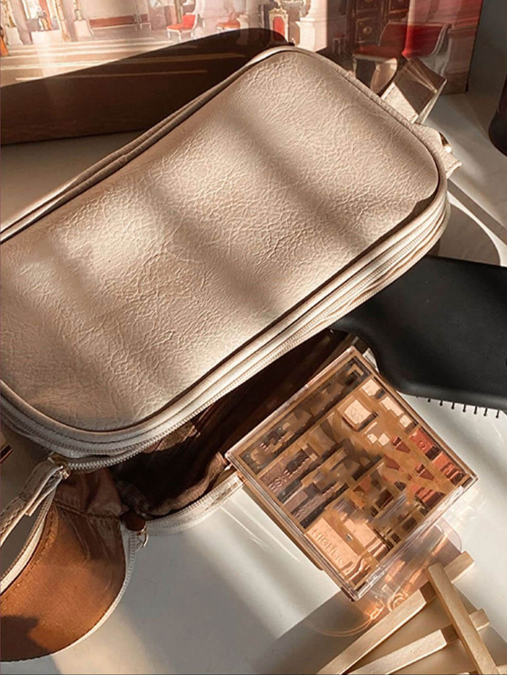 Beautifully Finished Bag in a Timeless Design