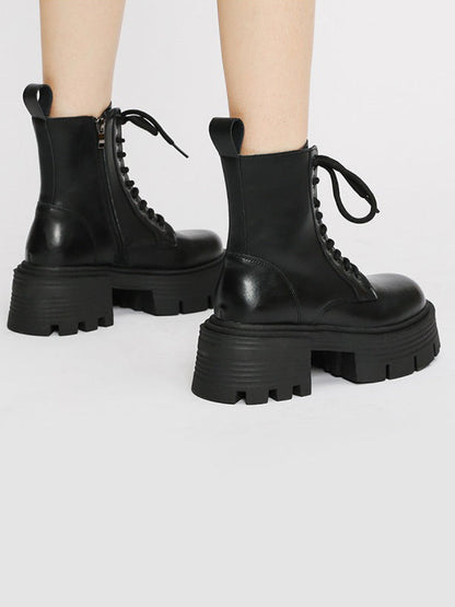 Beautifully Finished Boots in a Timeless Design