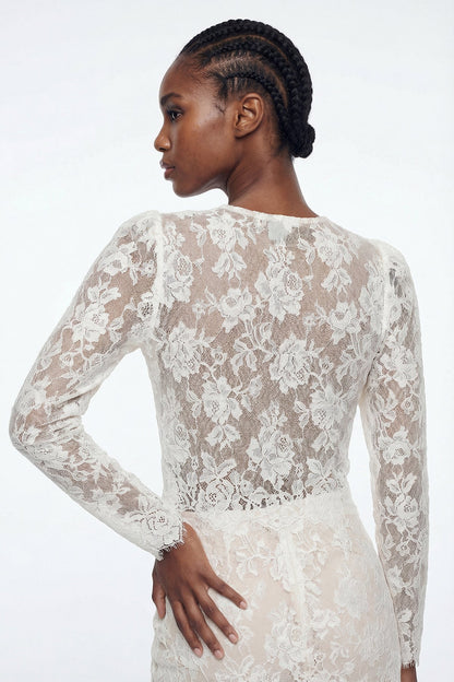 Sophisticated Garment with a Clean Classic Look