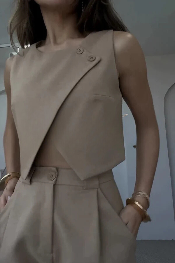 Beautifully Finished Pants in a Timeless Design
