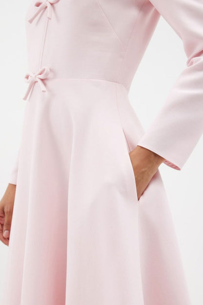 Classic Vintage & Enduringly Stylish Dress