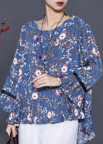 Classic Vintage Blouse with a Flattering Fit