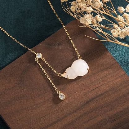 Effortlessly Elegant Garment with a Timeless Design