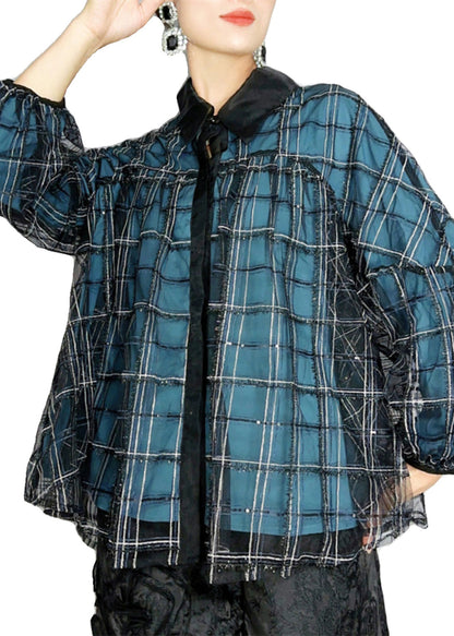 Classic Vintage Shirt with a Flattering Fit