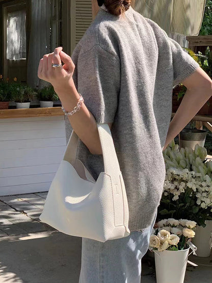 Sophisticated Bag with a Clean Classic Look