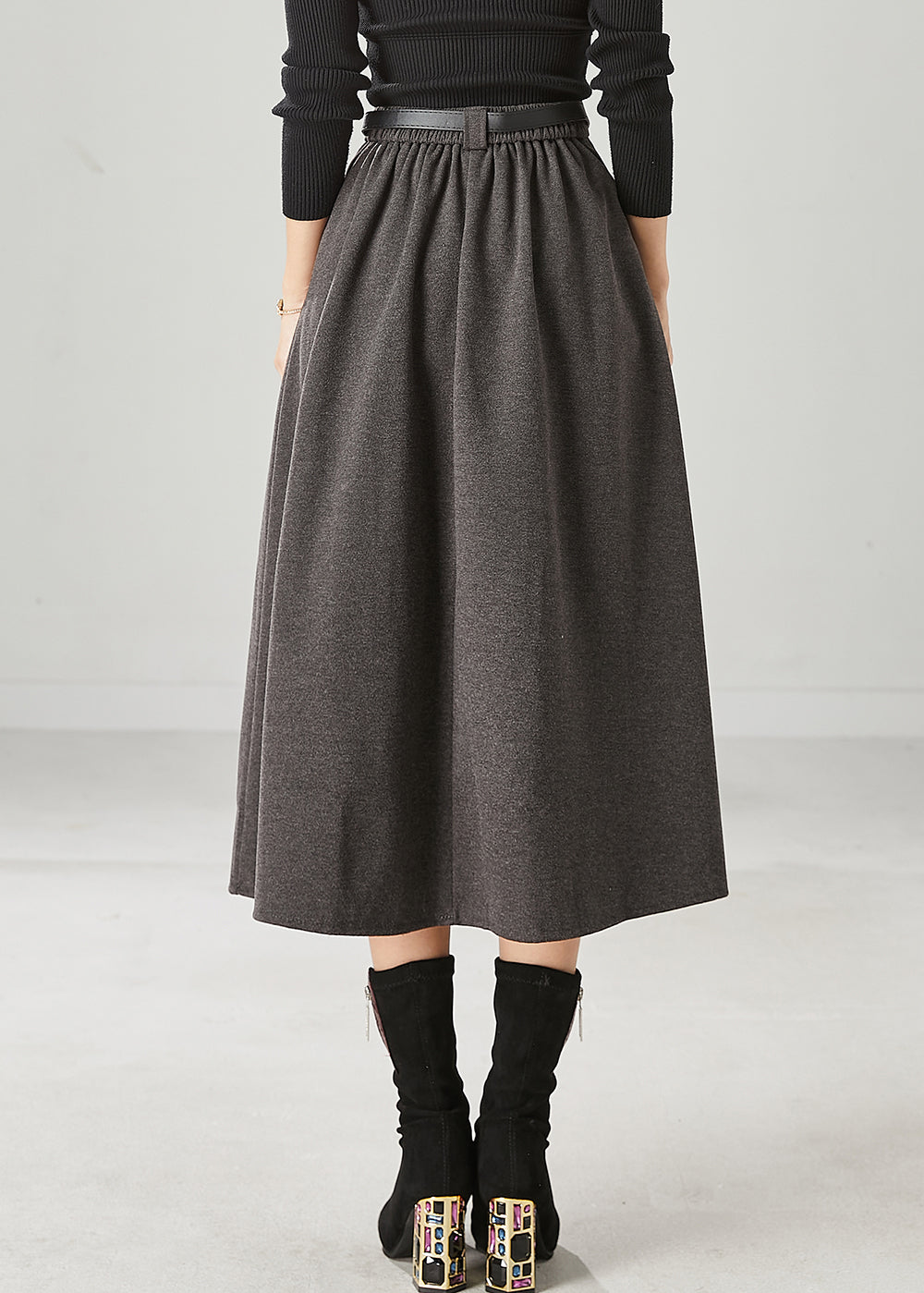 Effortlessly Elegant Garment with a Timeless Design