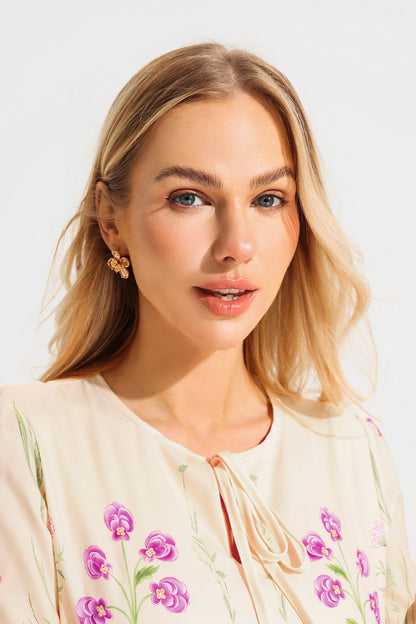 Effortlessly Elegant Garment with a Timeless Design