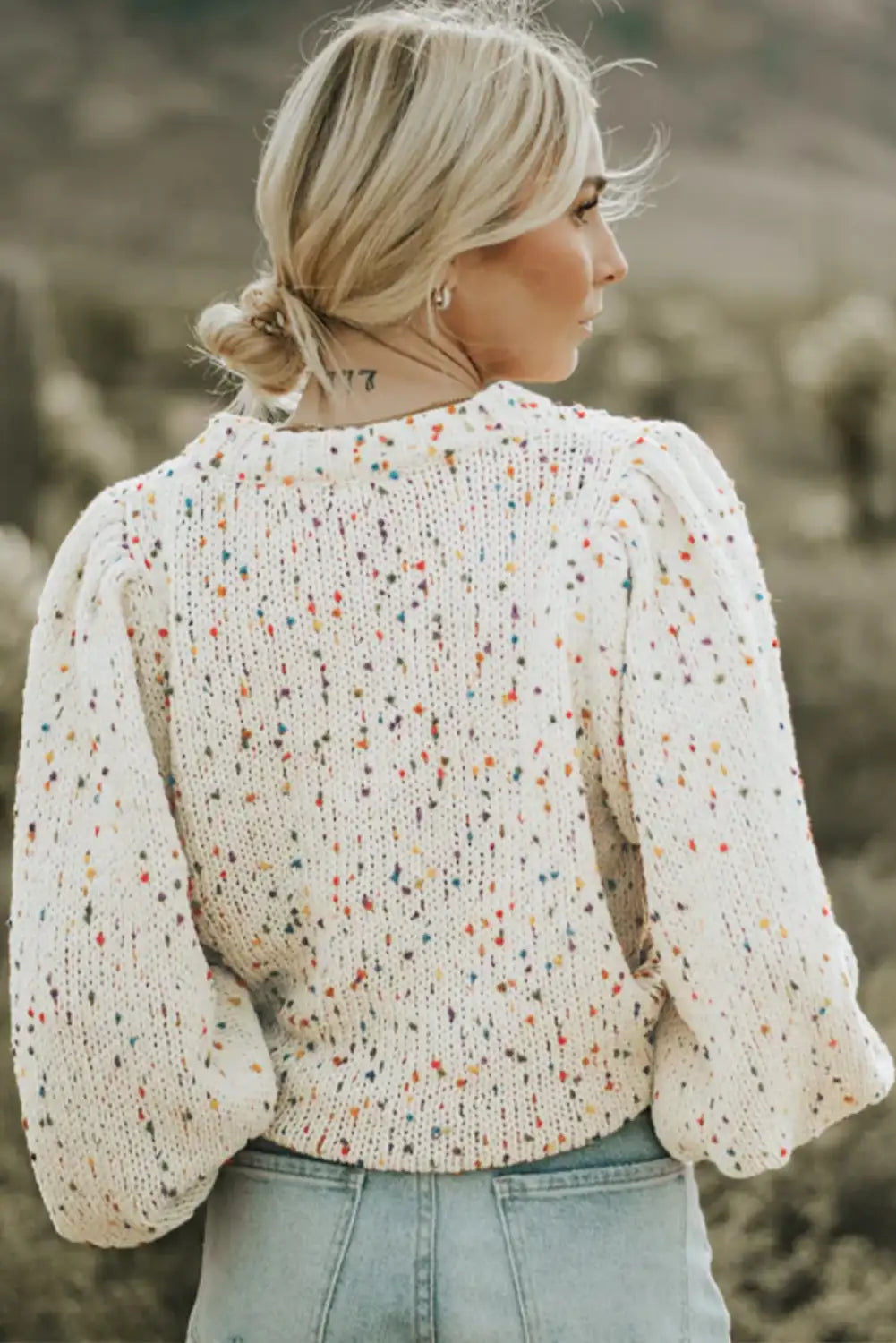 Effortlessly Elegant Sweater with a Timeless Design
