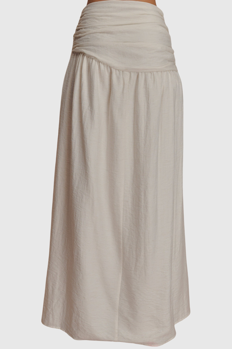 Well Tailored Top with a Graceful Silhouette