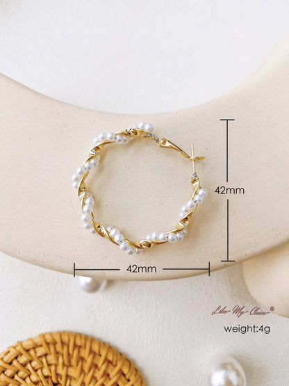 Gracefully Styled Garment for Any Occasion