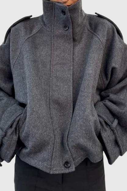 Effortlessly Elegant Jacket with a Timeless Design