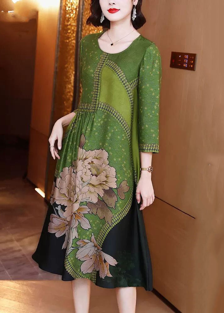 Beautifully Crafted Dress in a Classic Style