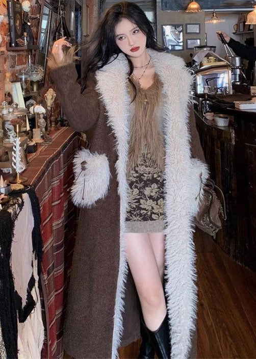 Gracefully Styled Coat for Any Occasion