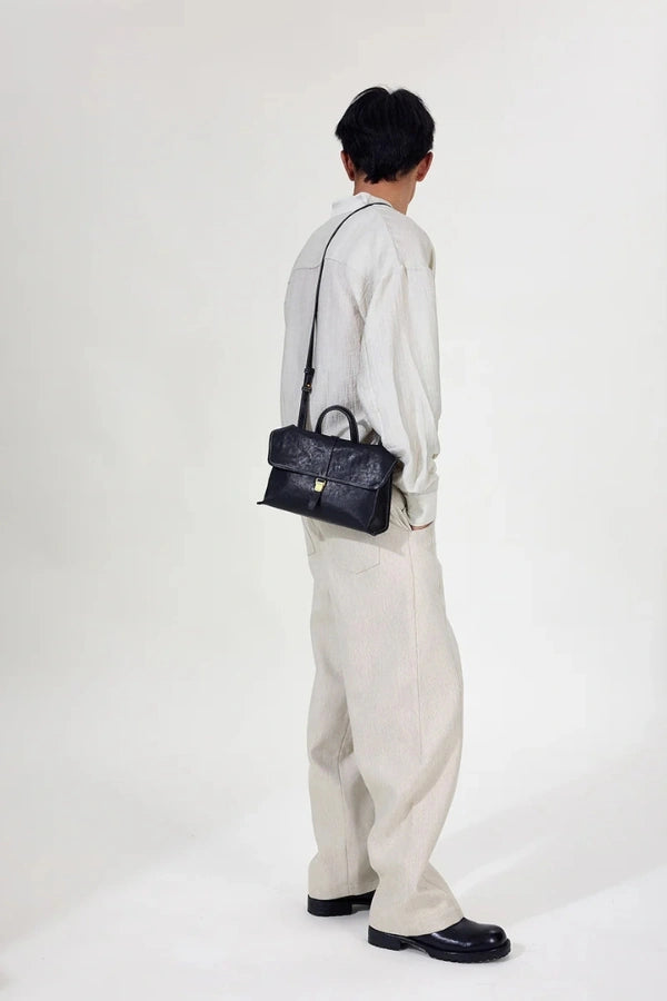 Effortlessly Elegant Bag with a Timeless Design
