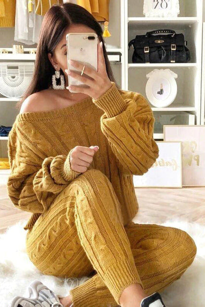 Effortlessly Elegant Sweater with a Timeless Design