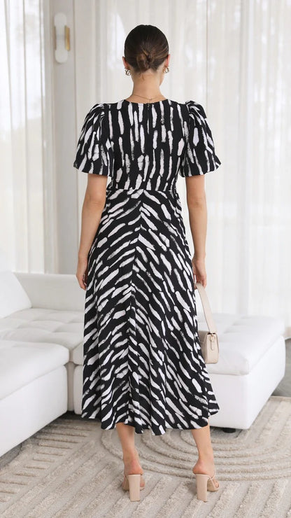Classic Vintage & Enduringly Stylish Dress