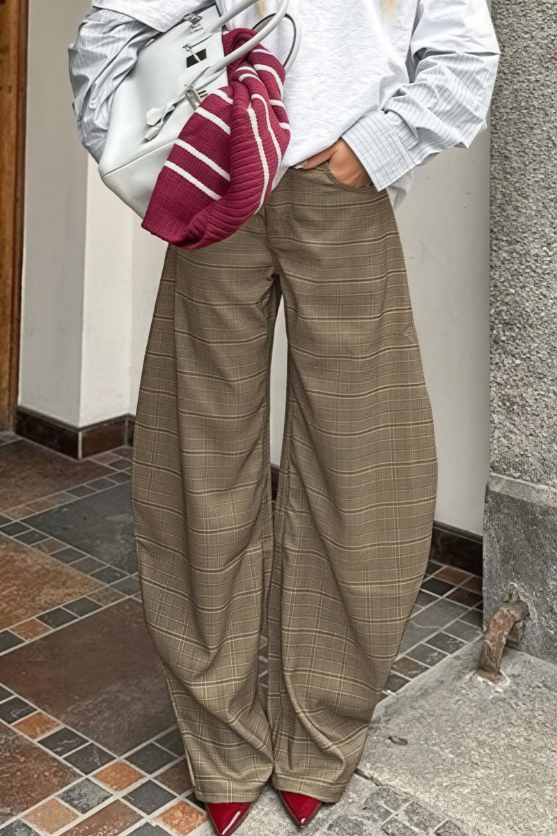 Well Tailored Pants with a Graceful Silhouette