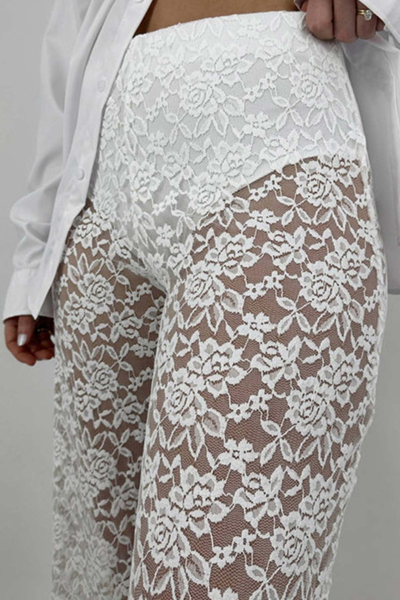 Effortlessly Elegant Pants with a Timeless Design
