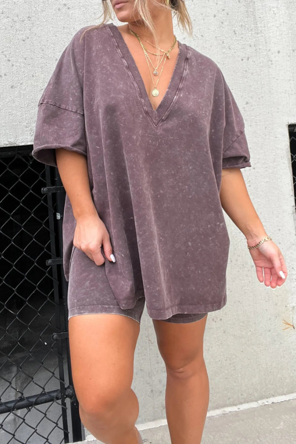 Effortlessly Elegant Garment with a Timeless Design